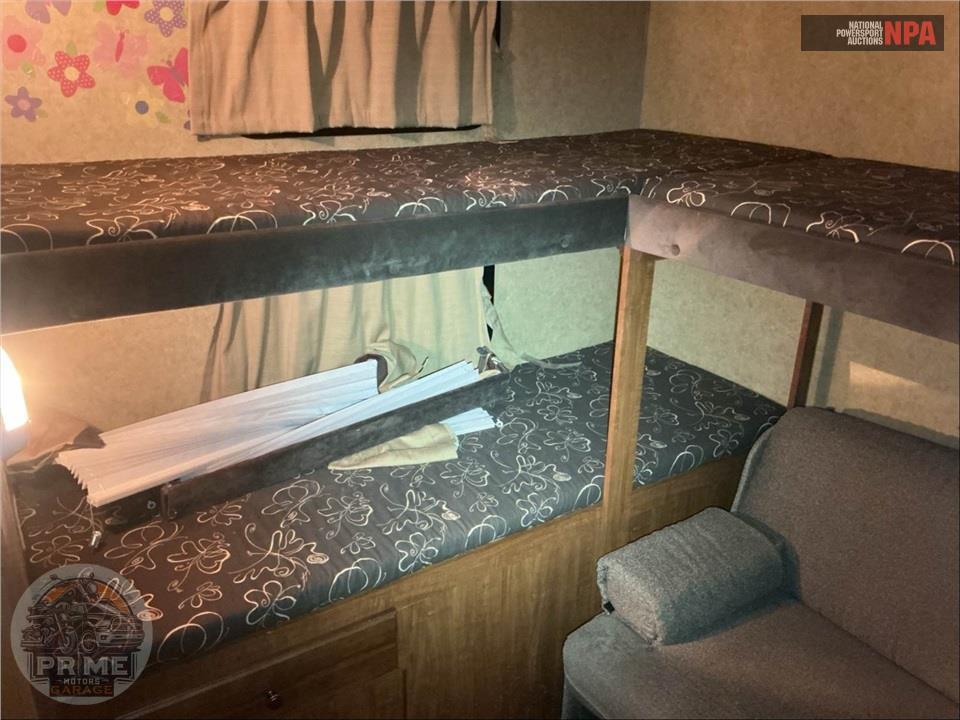 2013 Jayco M-31 DSLB - WHITE HAWK ULTRA LITE SERIES — фото 14