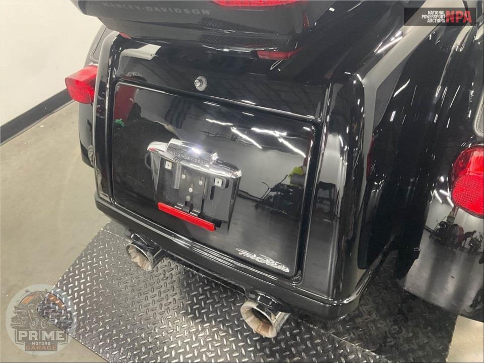 2021 Harley-Davidson FLHTCUTG TRI GLIDE ULTRA CLASSIC — фото 20