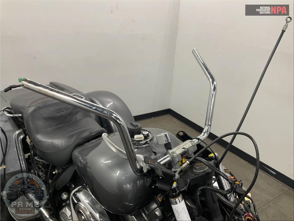 2009 Harley-Davidson FLHTCUTG TRIGLIDE ULTRA CLASSIC — фото 16