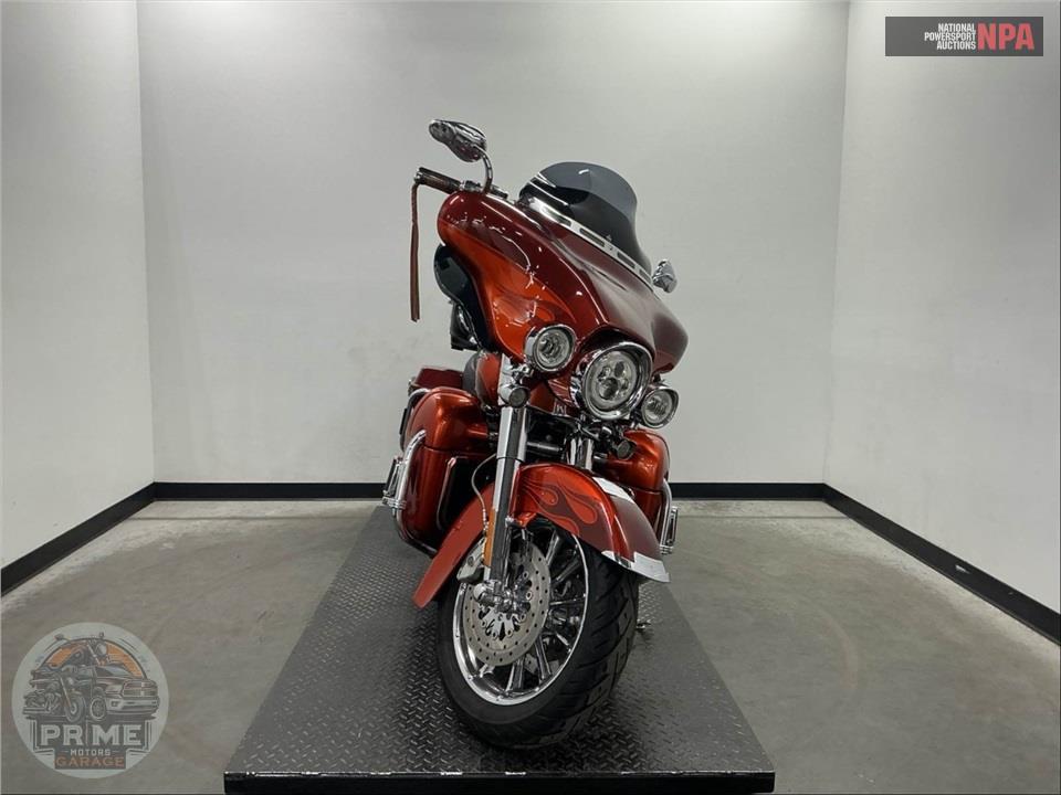 2010 Harley-Davidson FLHTCUSE5 — фото 2