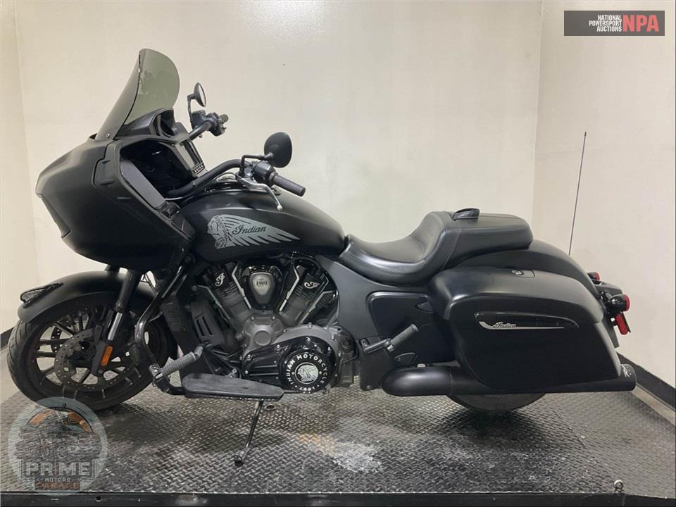 2023 Indian Motorcycle CHALLENGER DARK HORSE (SMOKE) — фото 3