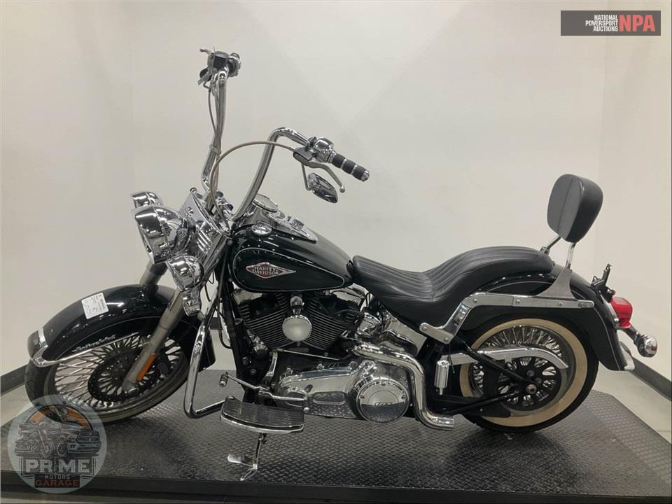 2015 Harley-Davidson FLSTC HERITAGE SOFTAIL CLASSIC — фото 3