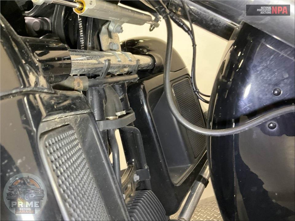 2023 Harley-Davidson FLHTCUTG TRI GLIDE ULTRA CLASSIC — фото 14