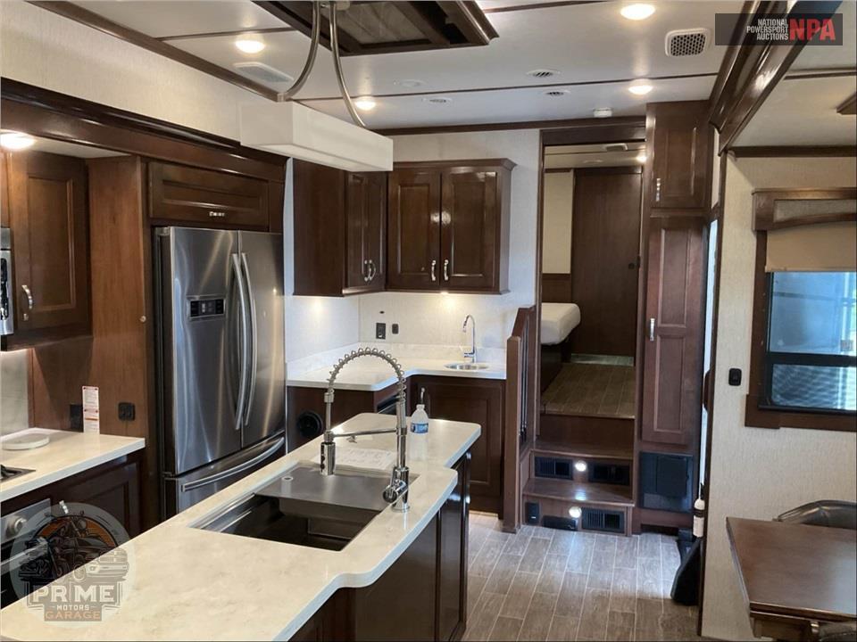 2019 Redwood Rv M-3901 WB - FIFTH WHEEL SERIES — фото 8