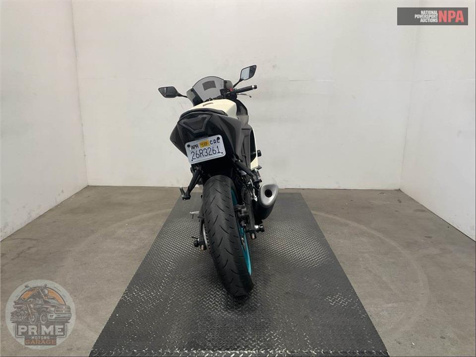 2024 Yamaha YZF-R3 — фото 4