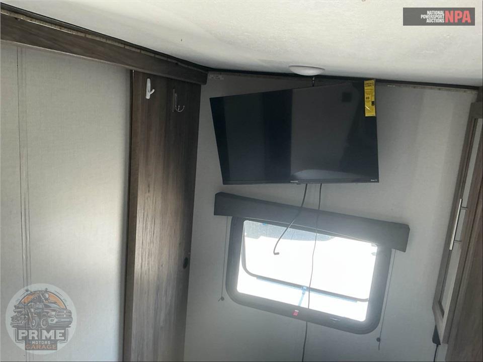 2021 Crossroads Rv M-328 SB ZINGER SERIES — фото 13