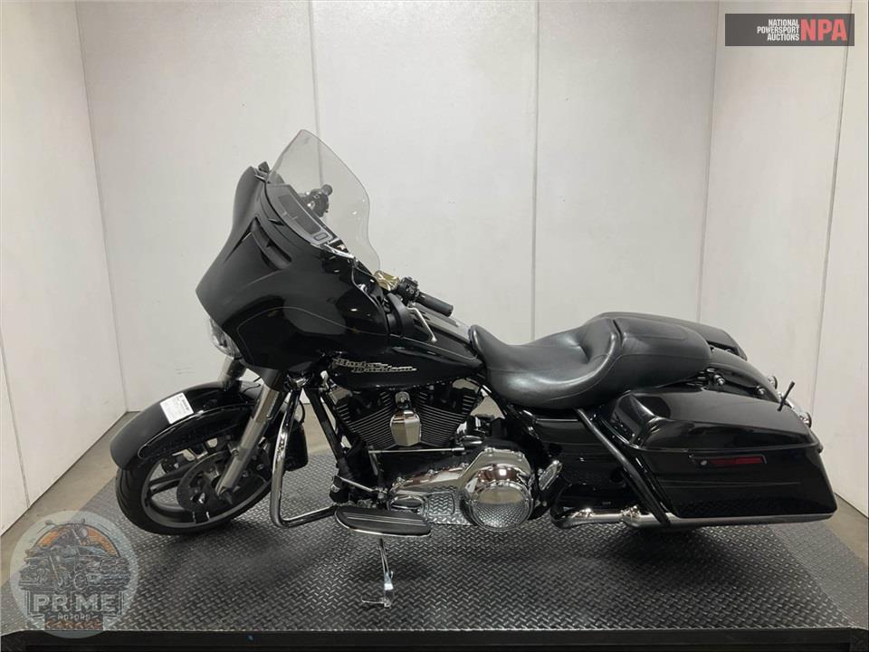 2016 Harley-Davidson FLHXS STREET GLIDE SPECIAL — фото 3