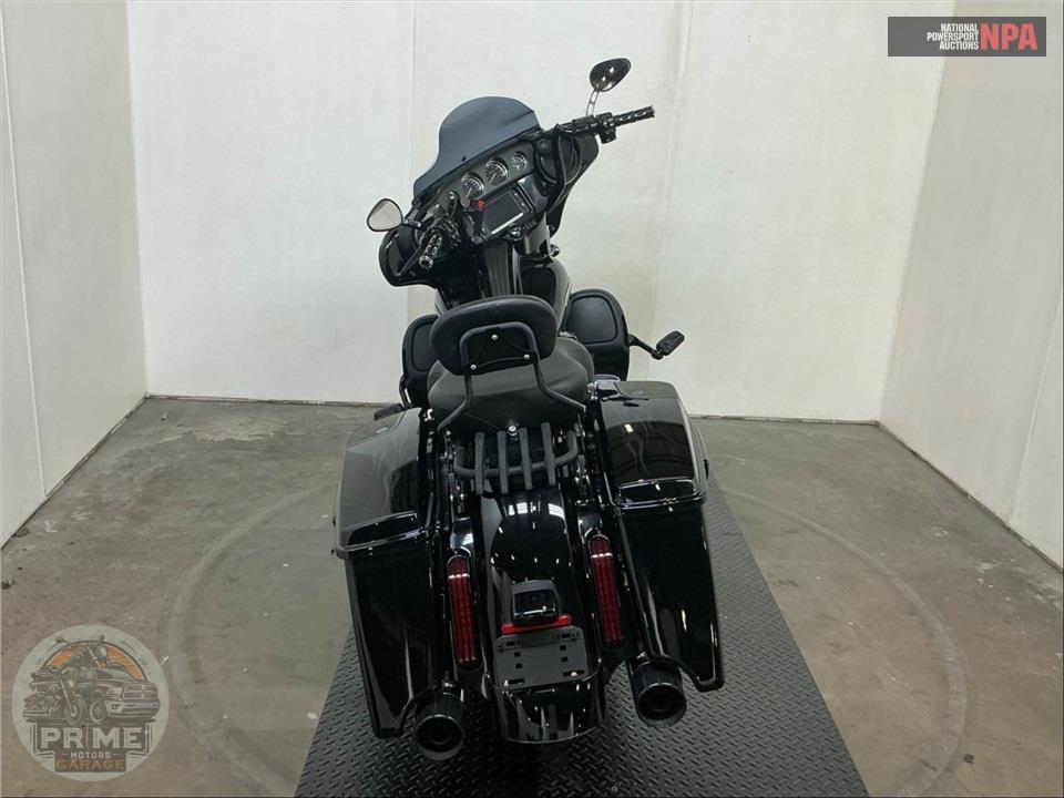 2016 Harley-Davidson FLHXSE CVO STREET GLIDE SPECIAL — фото 4