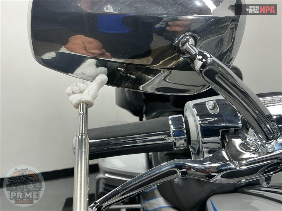 2016 Harley-Davidson FLTRUSE CVO ROAD GLIDE ULTRA — фото 35