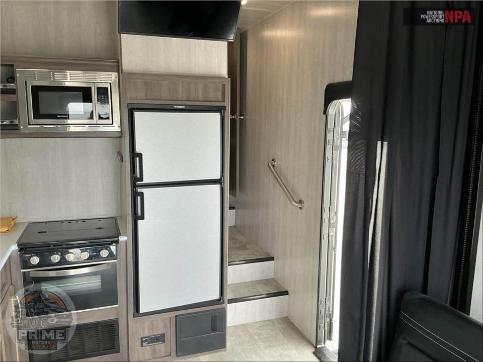 2022 Genesis Supreme M-4016FS - SANDSPORT OVERNIGHTER TOY HAULER TOY HAULER SERIES — фото 9