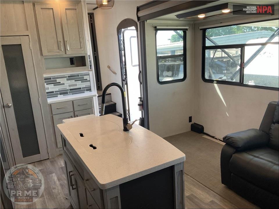 2021 Keystone Rv M-334 BH - MONTANA HIGH COUNTRY FIFTH WHEEL SERIES — фото 8