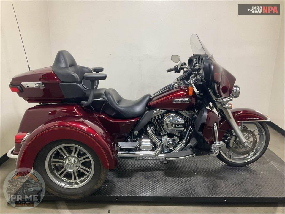 2016 Harley-Davidson FLHTCUTG TRIGLIDE ULTRA CLASSIC — фото 1