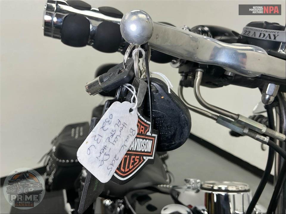 2015 Harley-Davidson FLSTC HERITAGE SOFTAIL CLASSIC — фото 10
