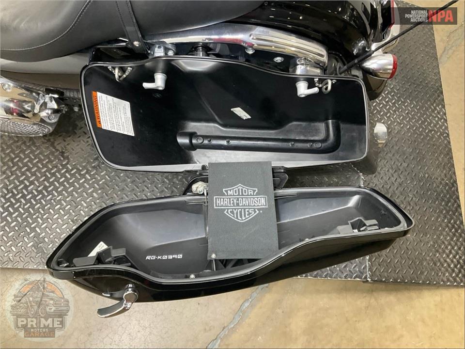 2019 Harley-Davidson FLHX STREET GLIDE — фото 19