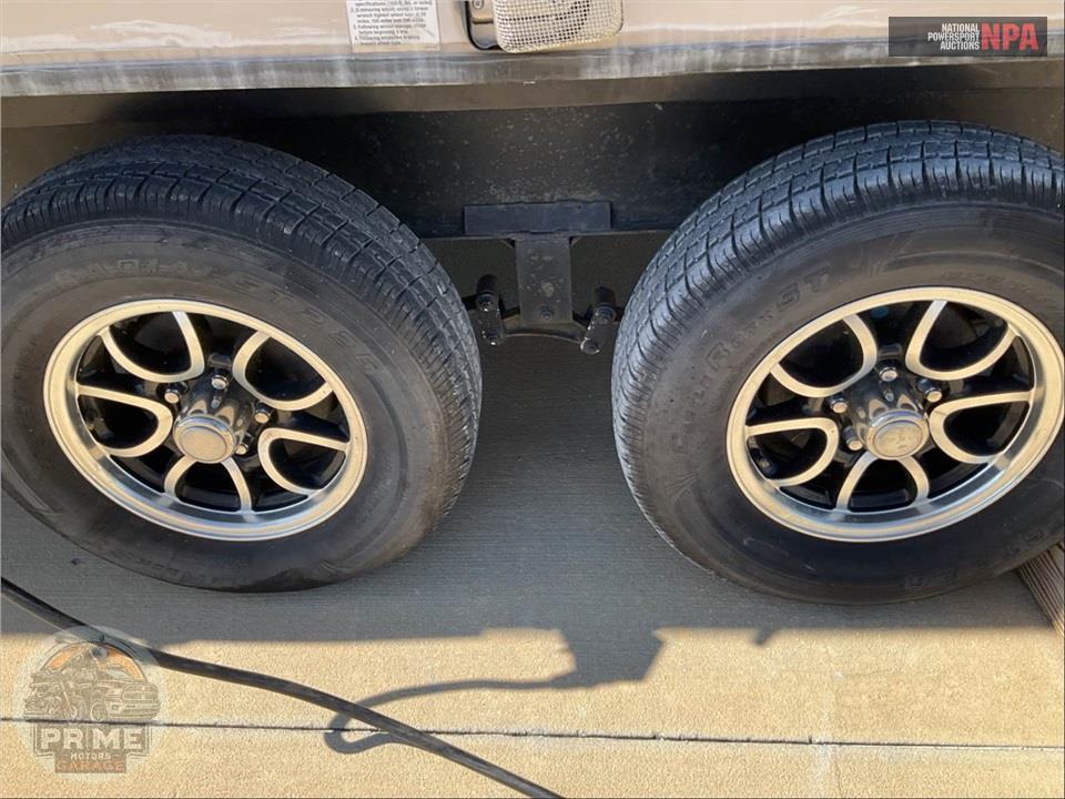 2019 Cherokee By Forest River M-26RR - GREY WOLF TOY HAULER SERIES — фото 38