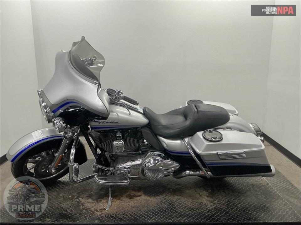 2009 Harley-Davidson FLHTCUSE4 — фото 3