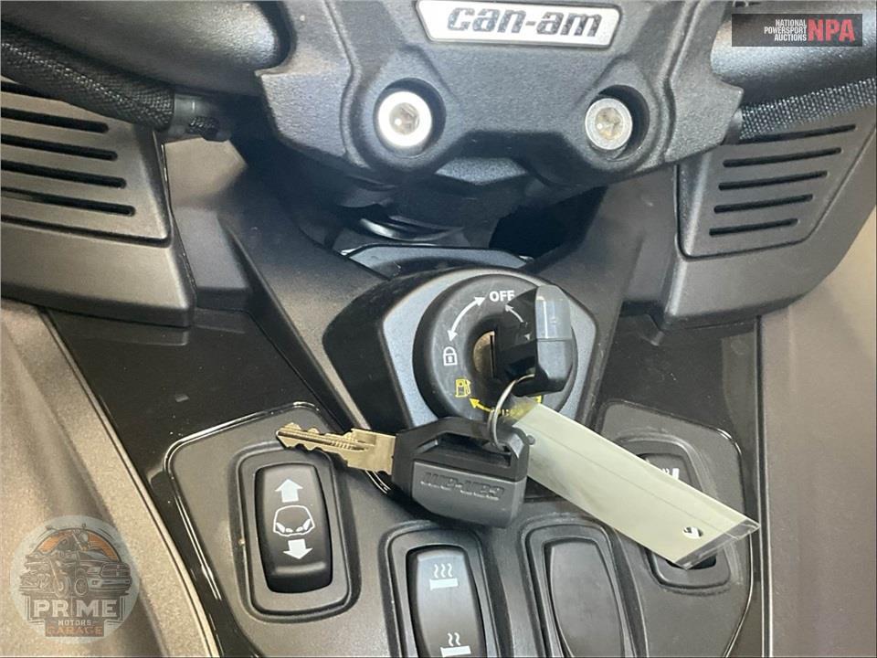 2025 Can-Am SPYDER RT LIMITED CARBON BLACK — фото 10