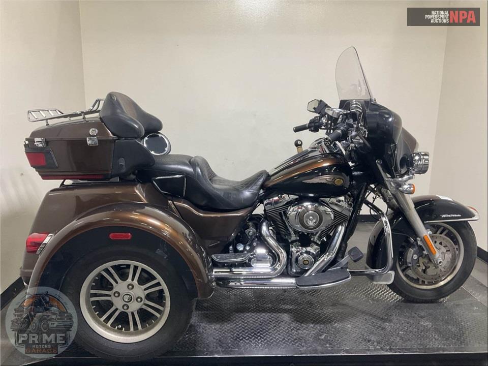 2013 Harley-Davidson FLHTCUTG TGLIDE UL CL ANN — фото 1