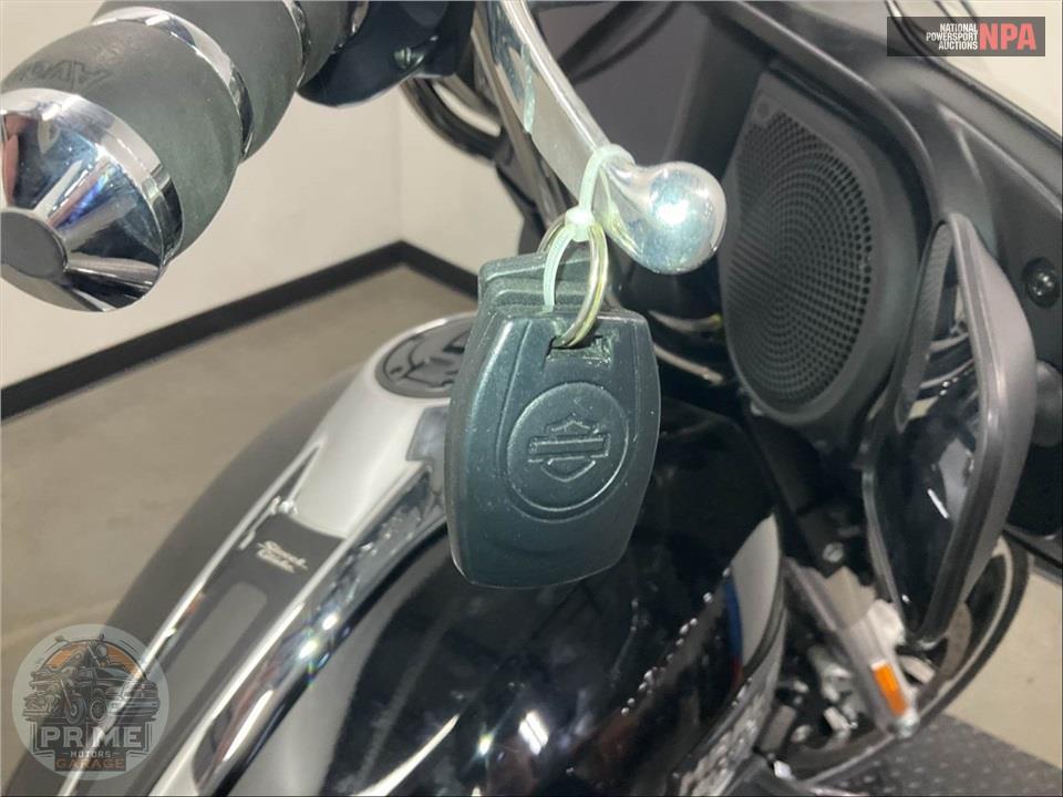 2025 Harley-Davidson FLHX STREET GLIDE — фото 11