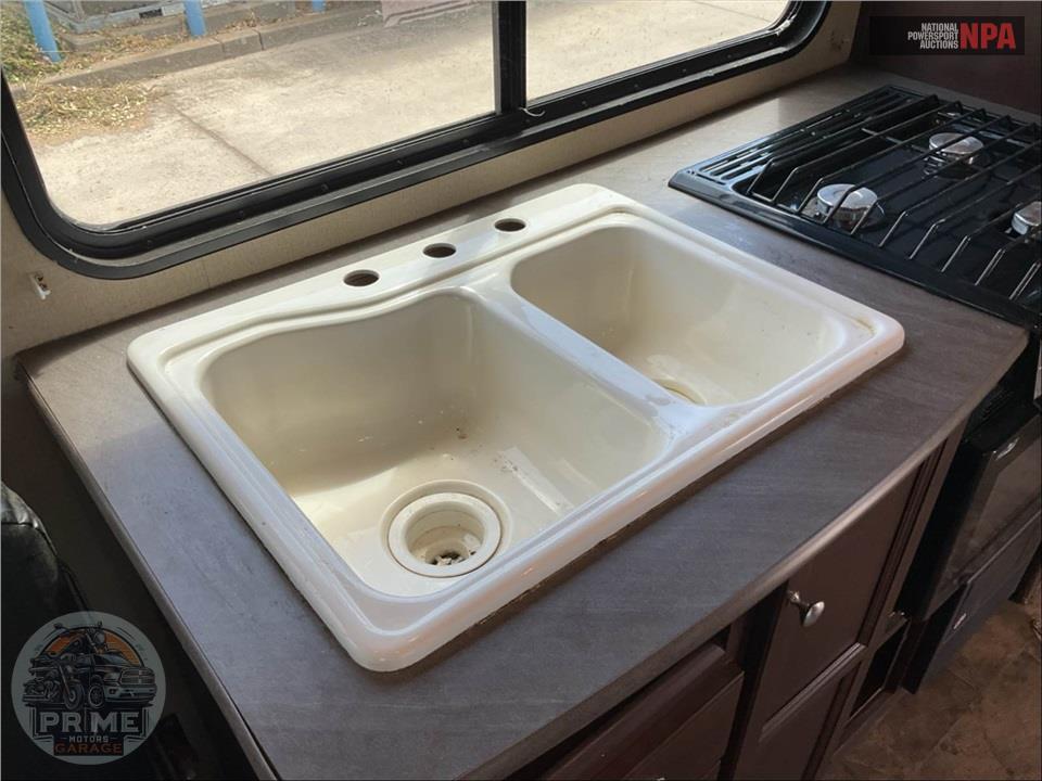 2015 Dutchmen R2600 RUBICON TOY-HAULER TRAVEL TRAILER — фото 21