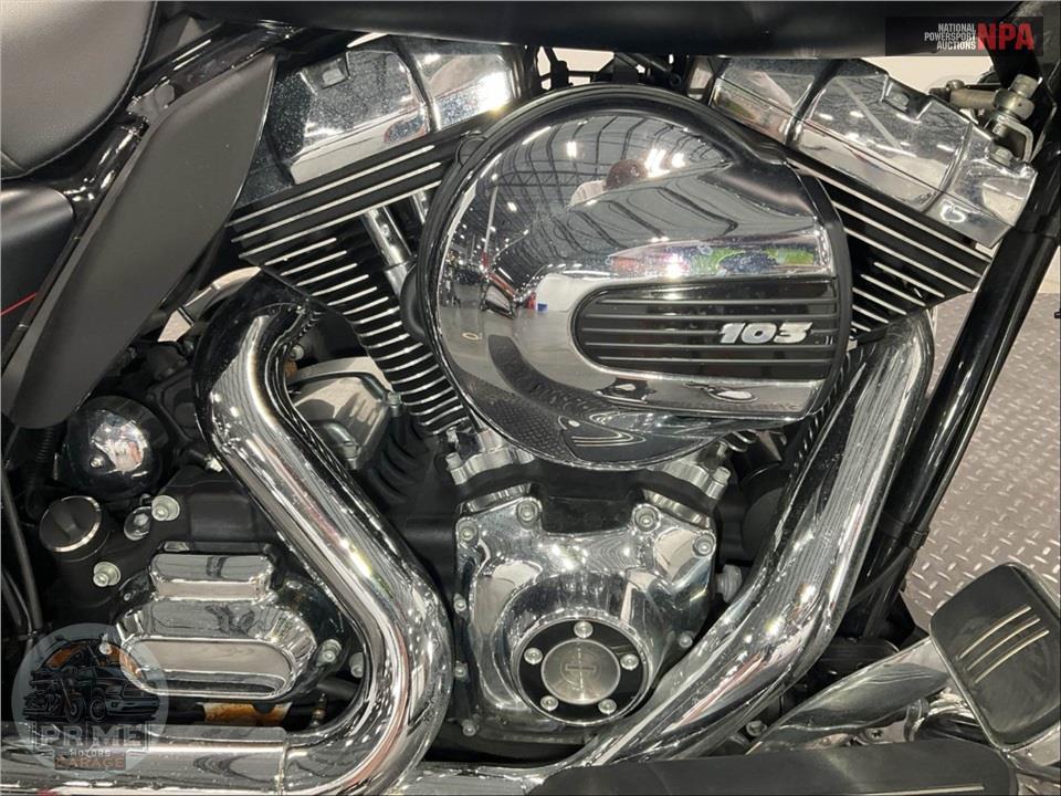 2015 Harley-Davidson FLTRXS ROAD GLIDE SPECIAL — фото 6