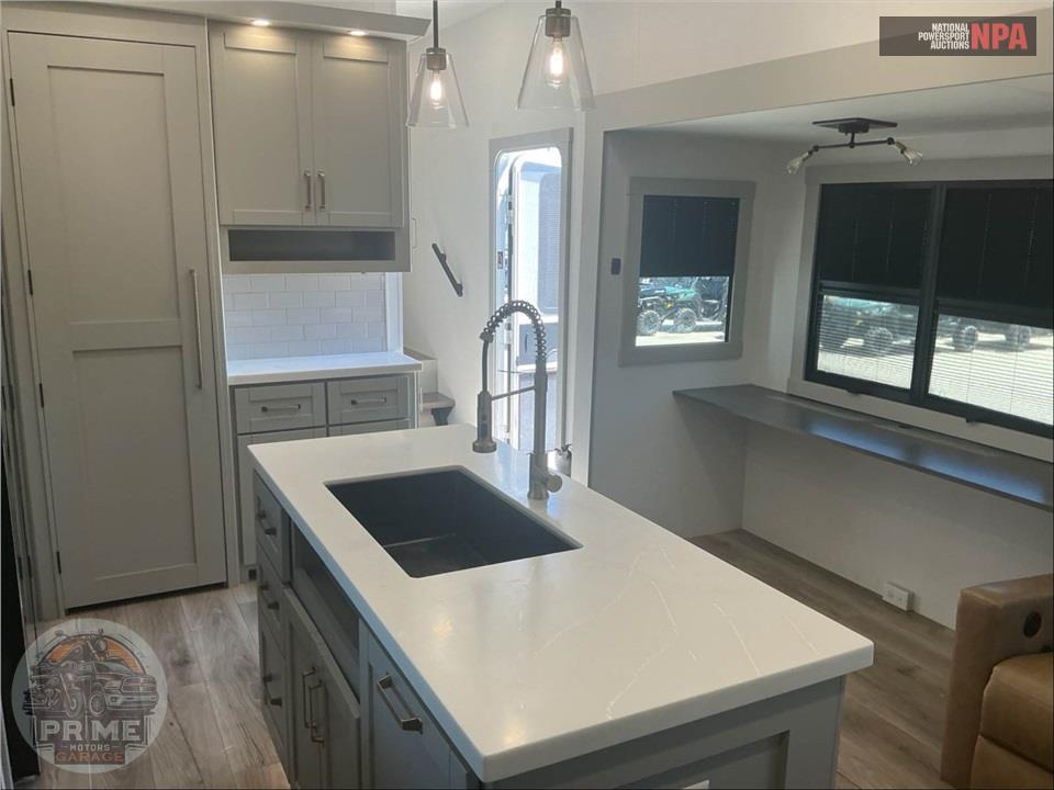 2025 Brinkley Rv M-3610 - MODEL Z FIFTH WHEEL SERIES — фото 8