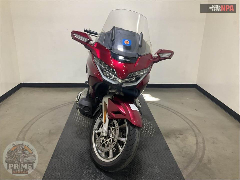 2018 Honda GL1800 GOLDWING TOUR (RED) — фото 2