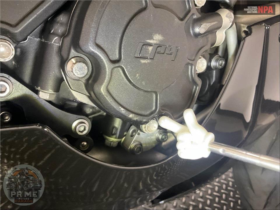 2023 Yamaha YZF-R1 — фото 10