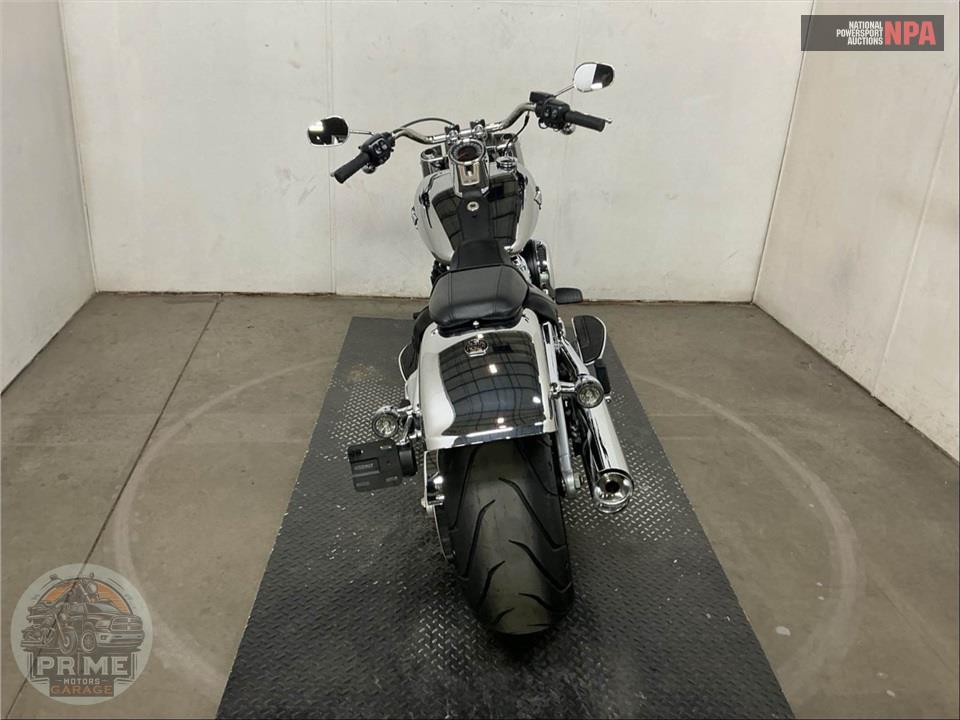 2025 Harley-Davidson FLSTFI SOFTAIL FAT BOY GRAY GHOST — фото 4