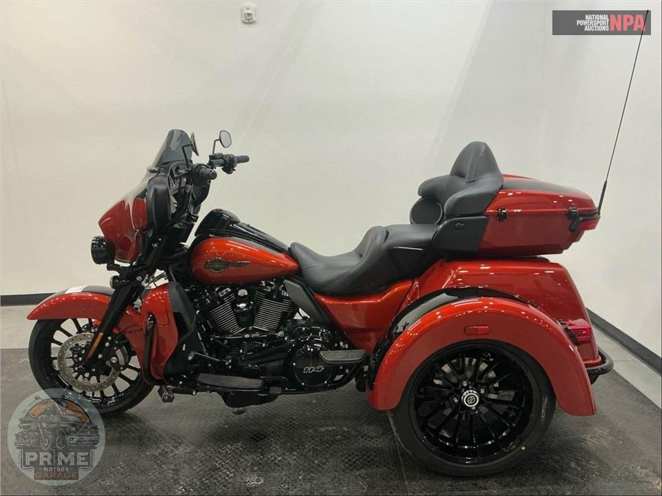 2025 Harley-Davidson FLHTCUTG TRI GLIDE ULTRA CLASSIC — фото 3
