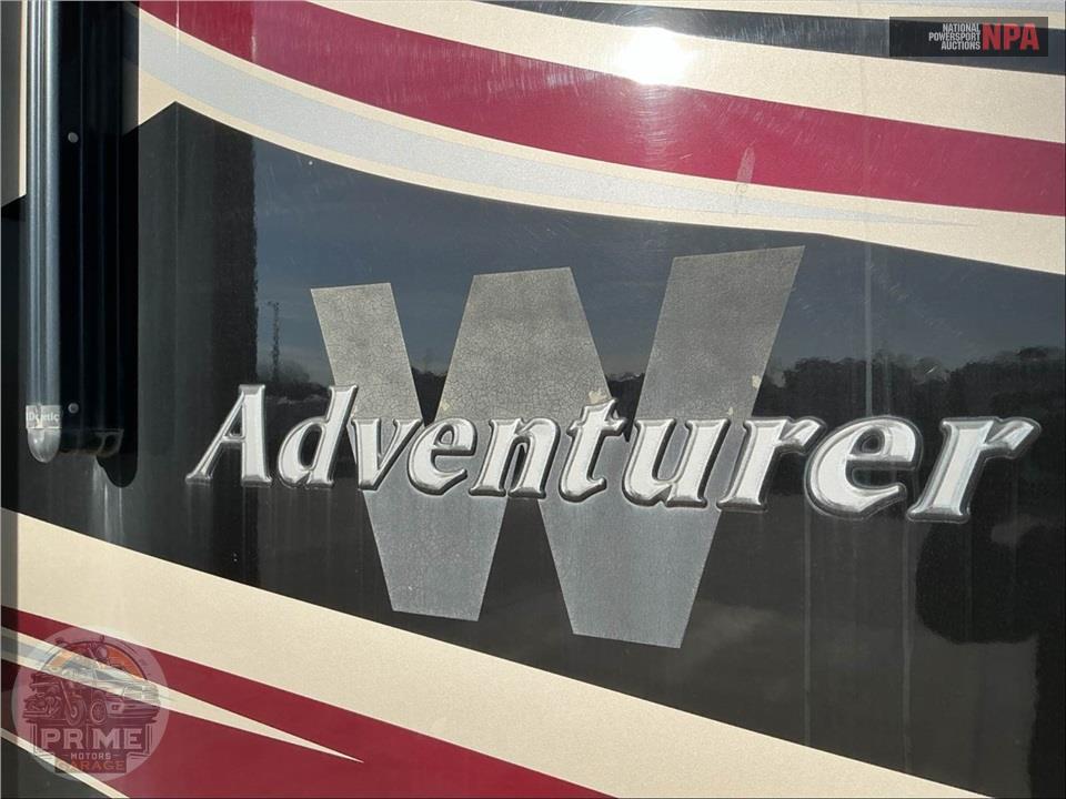 2011 Winnebago M-35P-FORD - ADVENTURER SERIES — фото 6