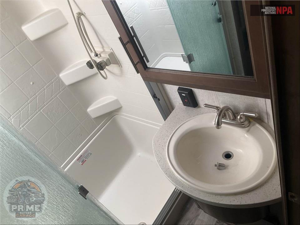 2019 Keystone Rv M-368 MBI - COUGAR FIFTH WHEEL SERIES — фото 15