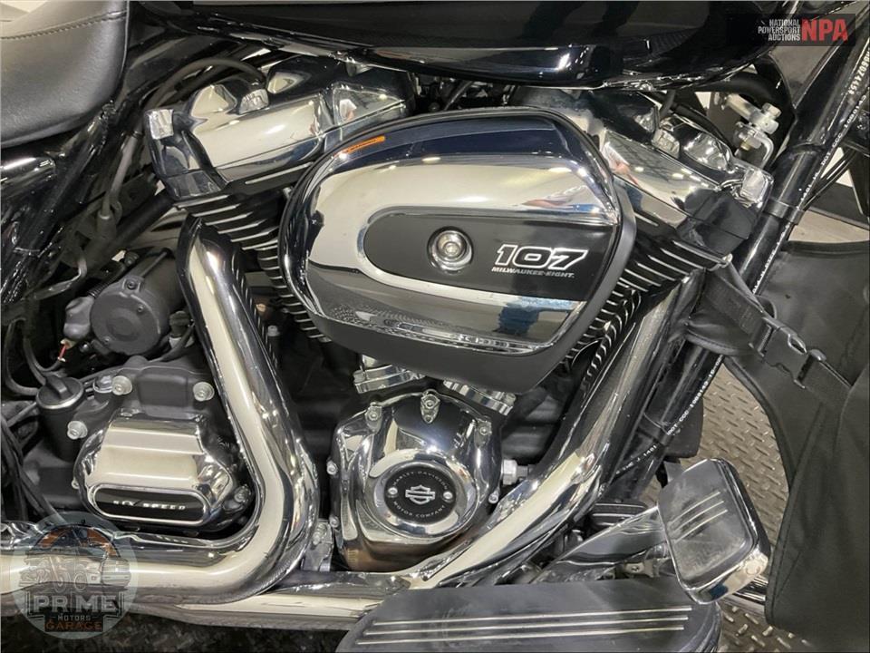 2017 Harley-Davidson FLHXS STREET GLIDE SPECIAL — фото 6