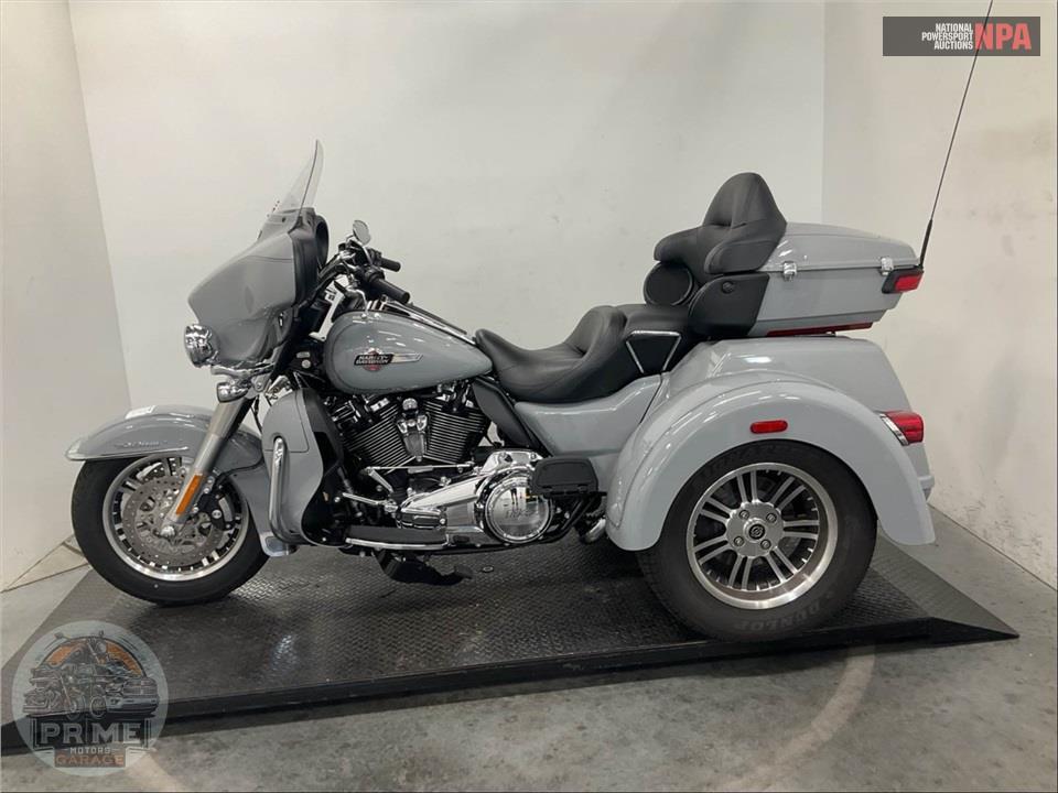 2024 Harley-Davidson FLHTCUTG TRI GLIDE ULTRA CLASSIC — фото 3