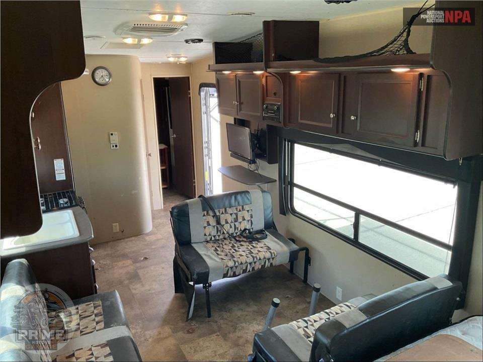 2015 Dutchmen R2600 RUBICON TOY-HAULER TRAVEL TRAILER — фото 8