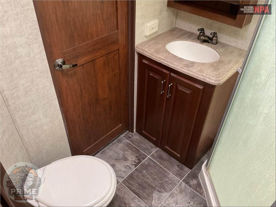 2015 Keystone Rv M-3535 RE - ALPINE FIFTH WHEEL SERIES — фото 16