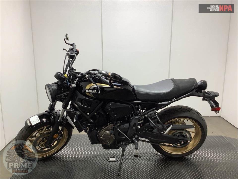 2025 Yamaha XSR700 — фото 3