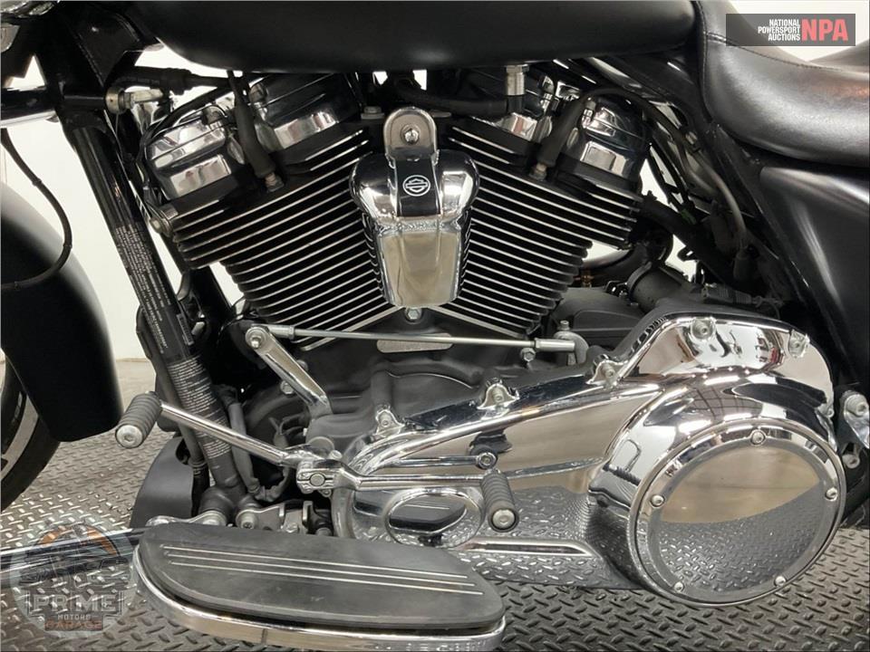 2017 Harley-Davidson FLHXS STREET GLIDE SPECIAL — фото 8