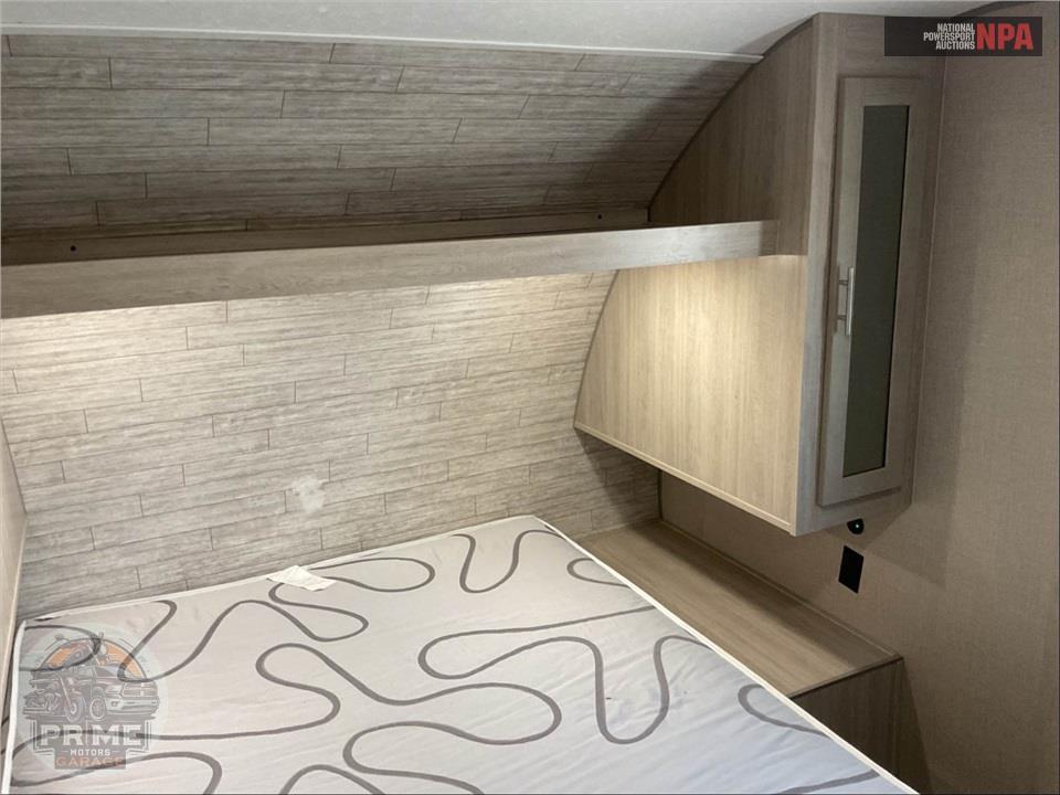 2023 Coachmen By Forest River M-271 DBS CATALINA SUMMIT SERIES — фото 11