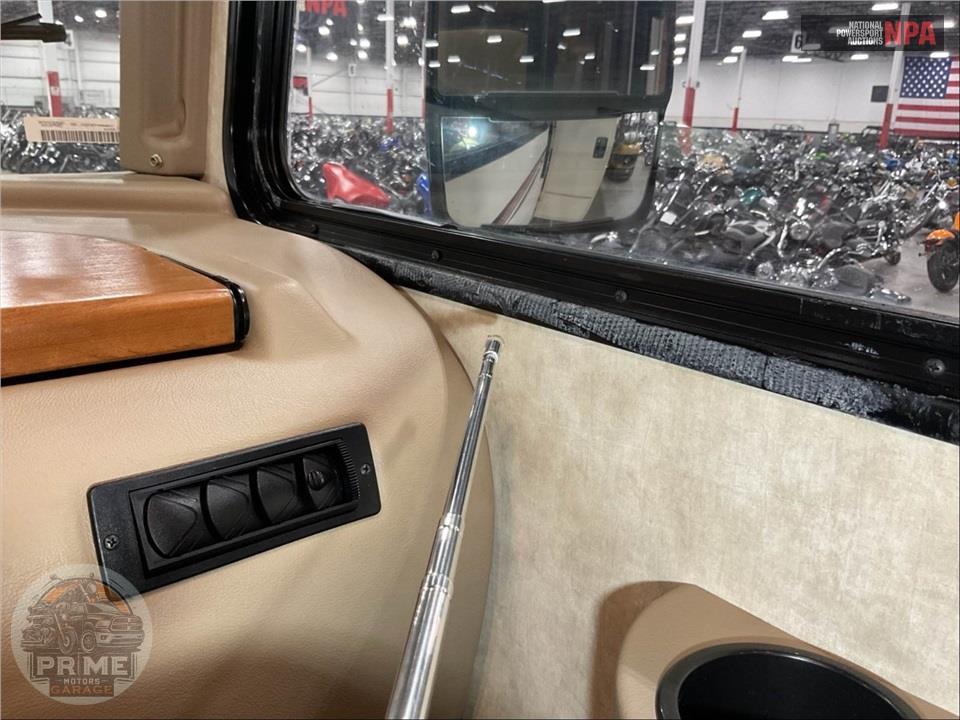 2019 Winnebago M-32YE FORD - VISTA SERIES — фото 33