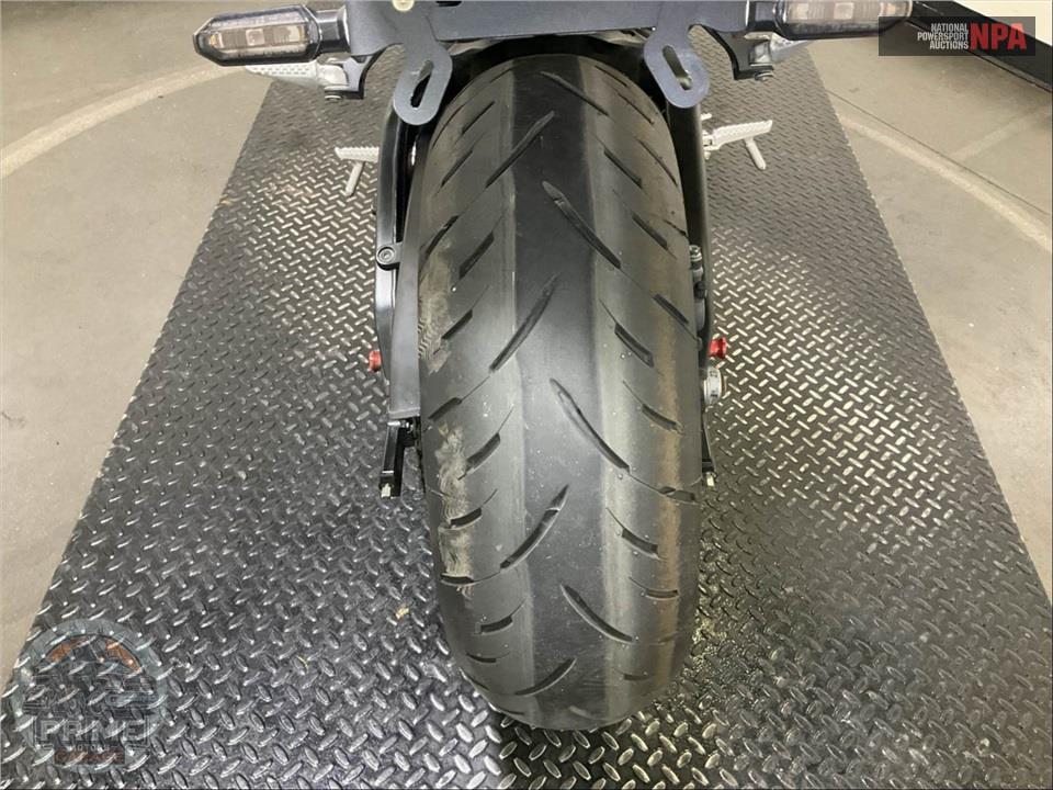 2023 Honda CBR1000RR — фото 24