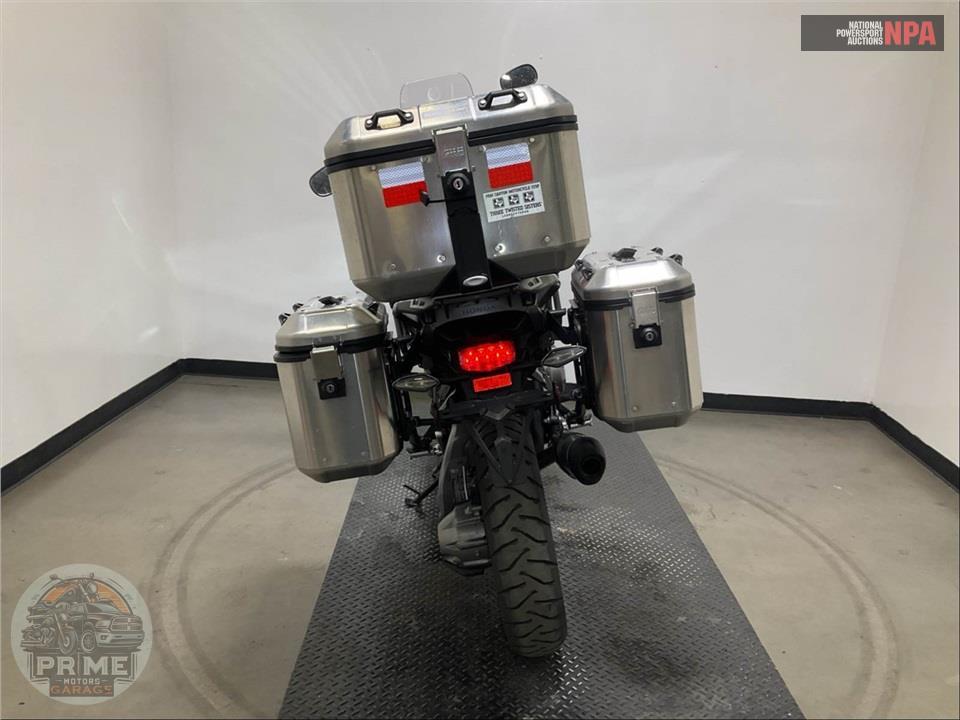 2017 Honda VFR1200XH — фото 4