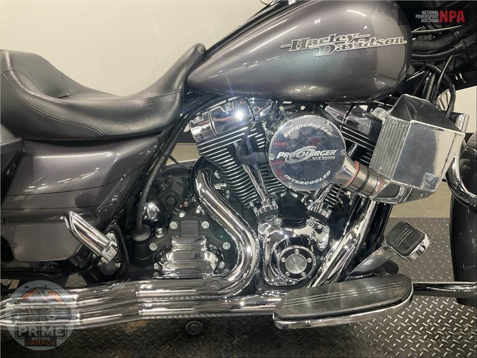 2014 Harley-Davidson FLHXS STREET GLIDE — фото 6