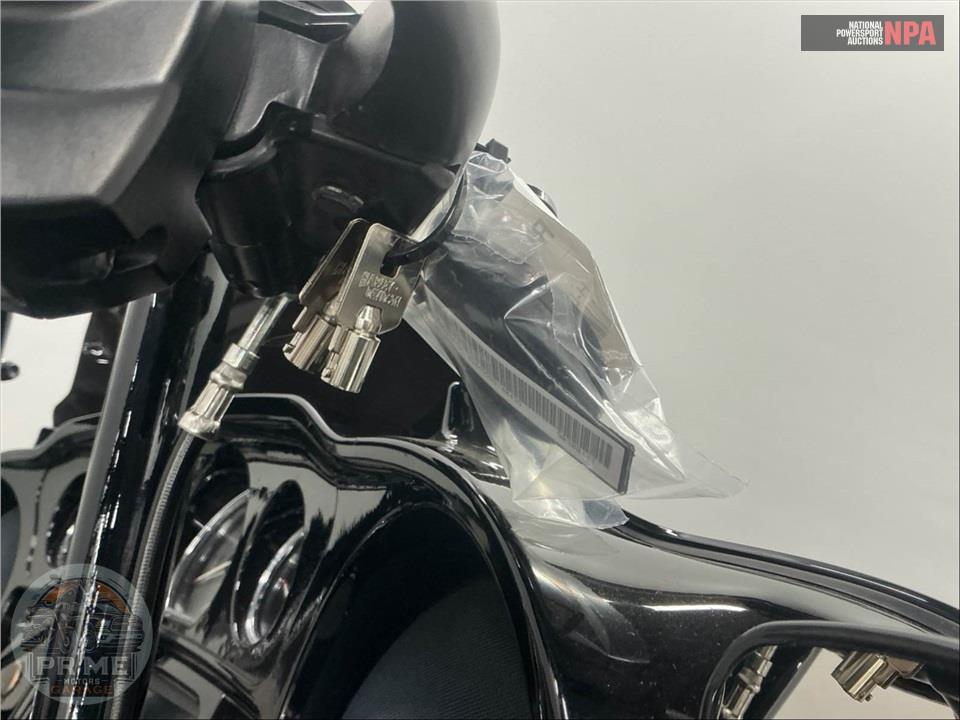 2017 Harley-Davidson FLHXS STREET GLIDE SPECIAL — фото 10