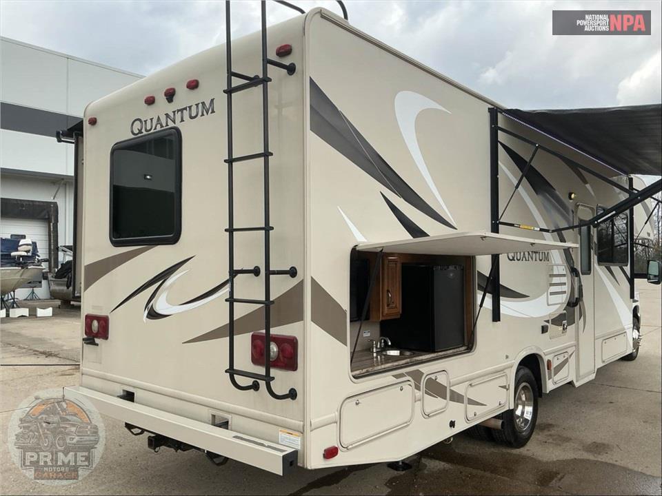 2017 Thor Motor Coach LF31 E450-V10 - QUANTUM SERIES — фото 3