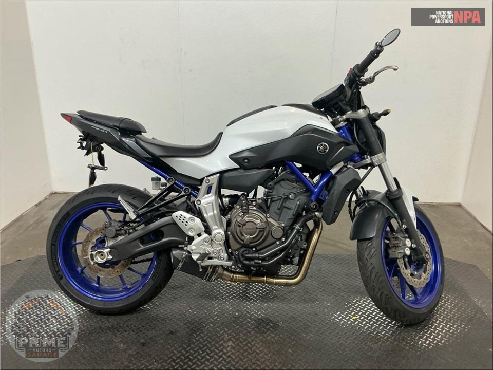 2015 Yamaha FZ07FW/C FZ-07 (PEARL WHITE) — фото 1