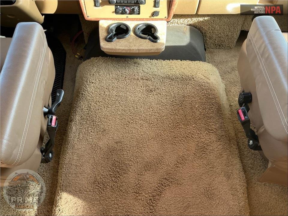 2011 Winnebago M-35P-FORD - ADVENTURER SERIES — фото 20