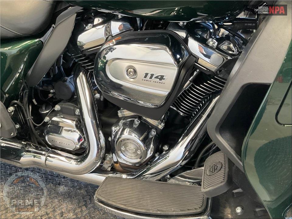 2019 Harley-Davidson FLHTCUTG TRI GLIDE ULTRA — фото 6