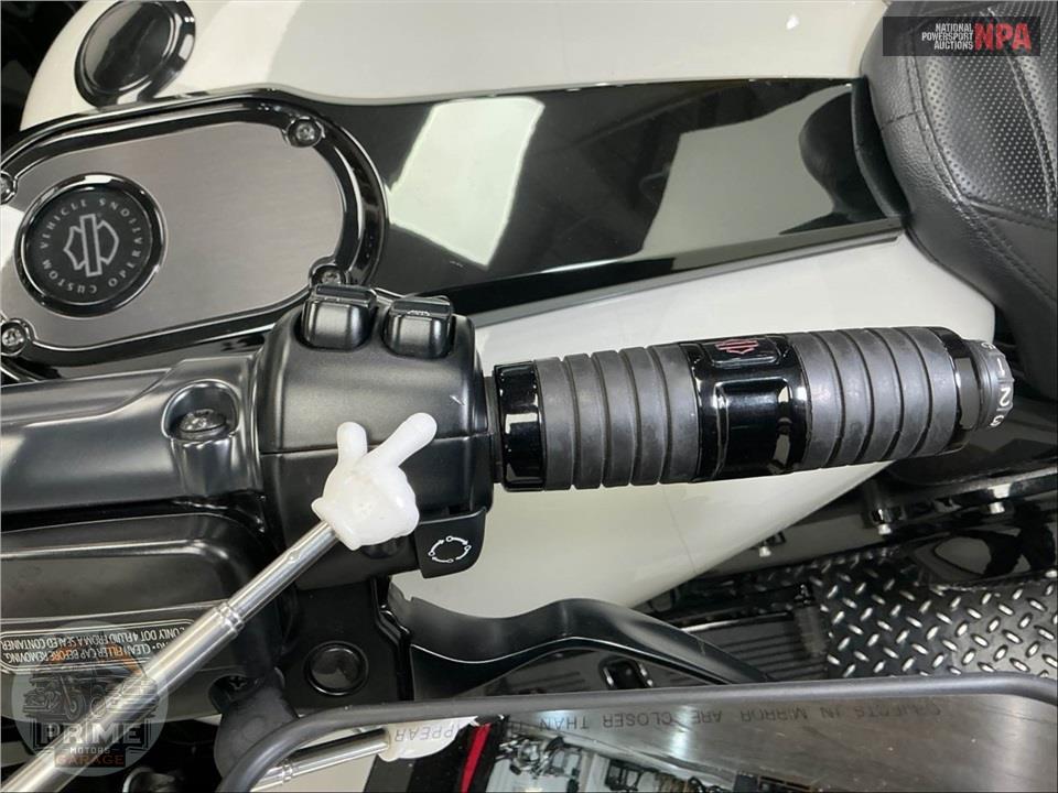 2020 Harley-Davidson FLTRXSE CVO ROAD GLIDE — фото 27