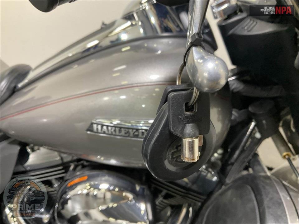 2016 Harley-Davidson FLHTCUTG TRIGLIDE ULTRA CLASSIC — фото 10